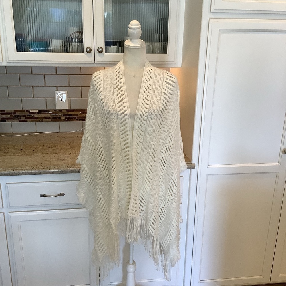 Cejon Creamy White Fringe Knit Kimono